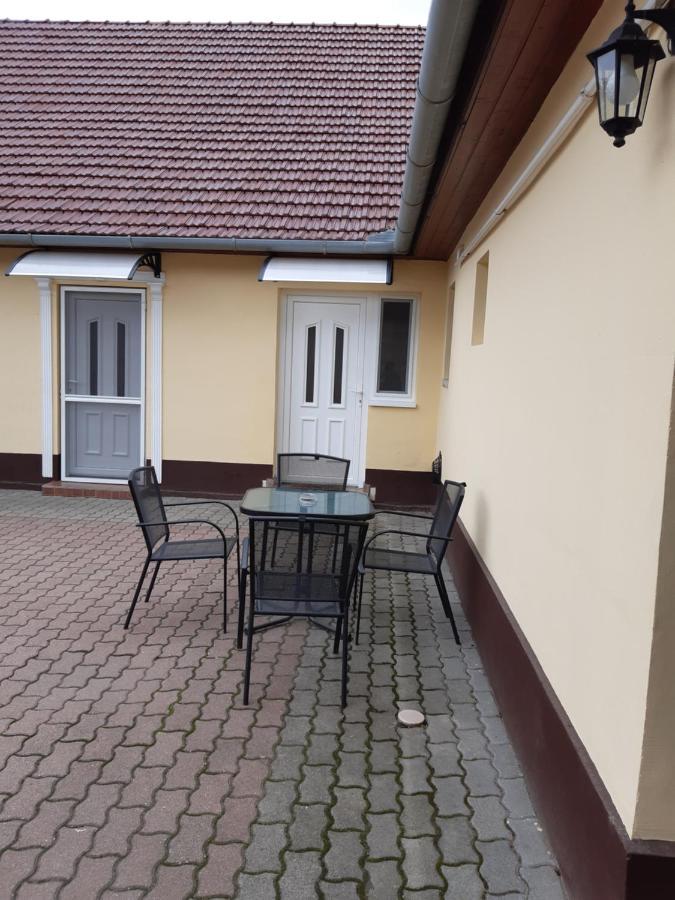 Helga Apartman Mako Exterior photo