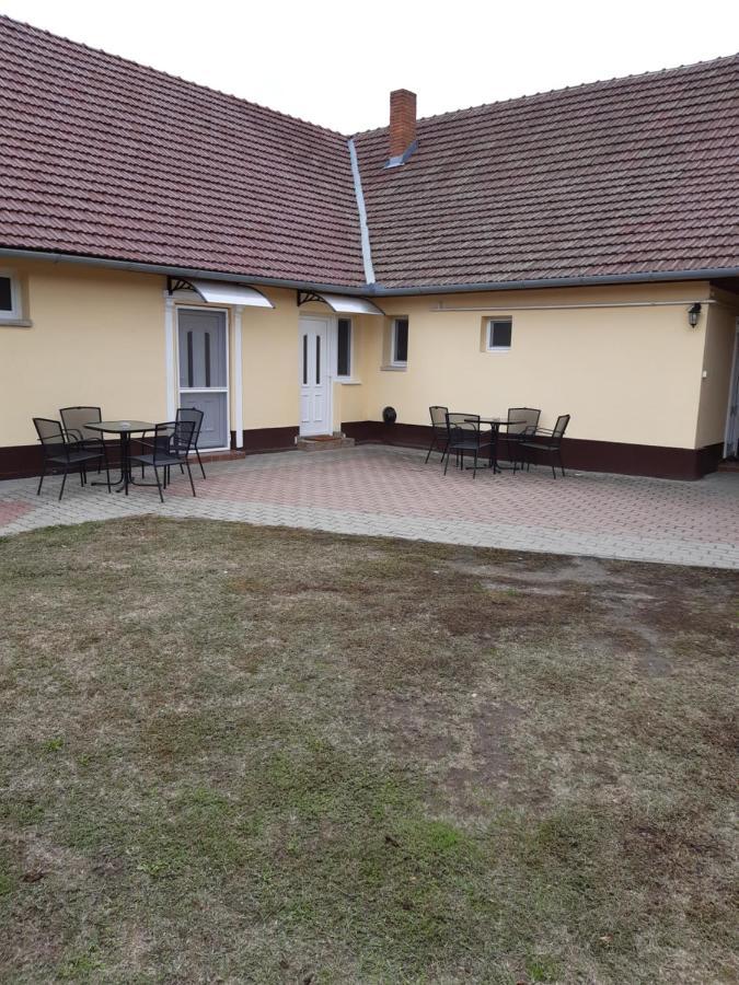 Helga Apartman Mako Exterior photo