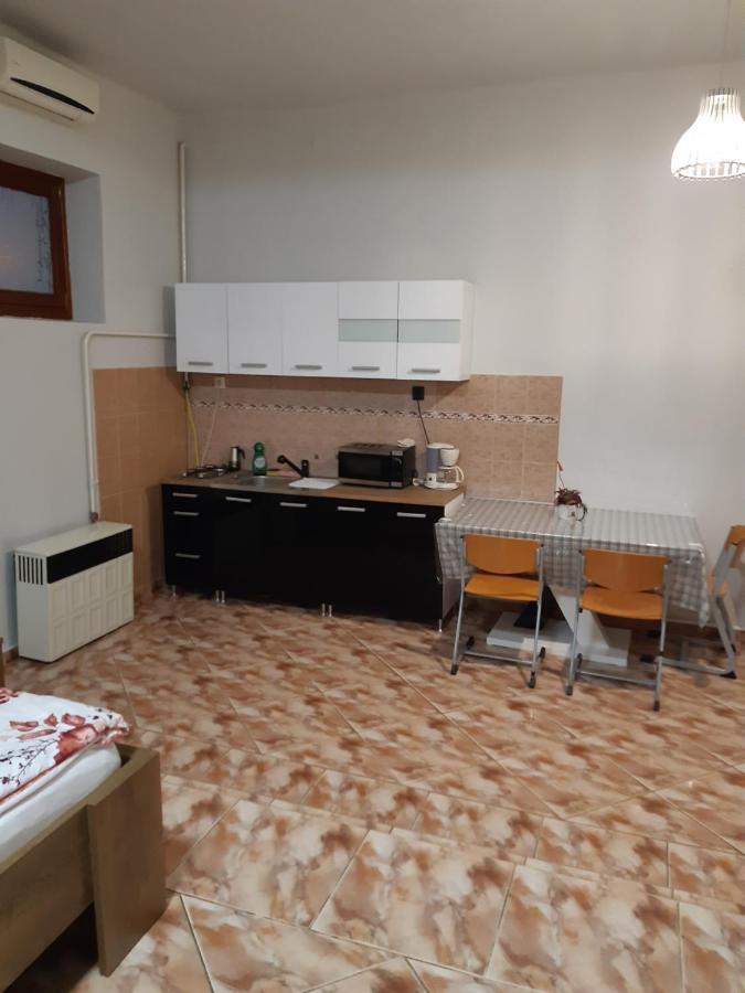 Helga Apartman Mako Exterior photo